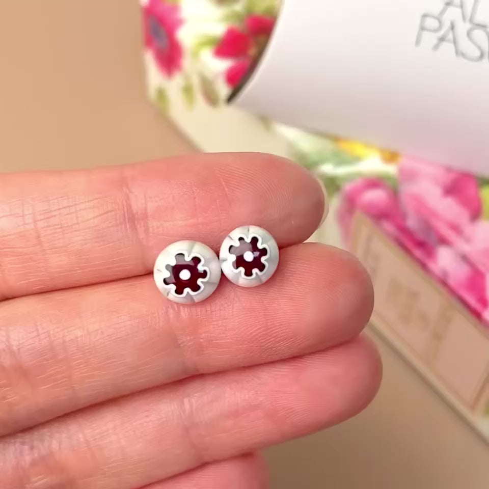 Full Bloom Stud Earrings (8mm)