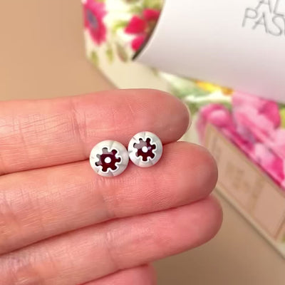 Full Bloom Stud Earrings (8mm)