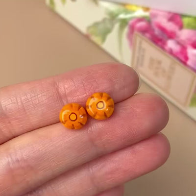 Full Bloom Stud Earrings (8mm)