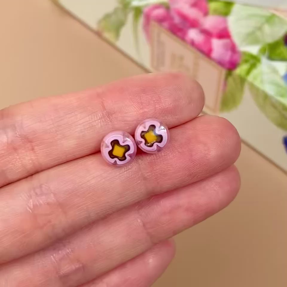 Full Bloom Stud Earrings (8mm)