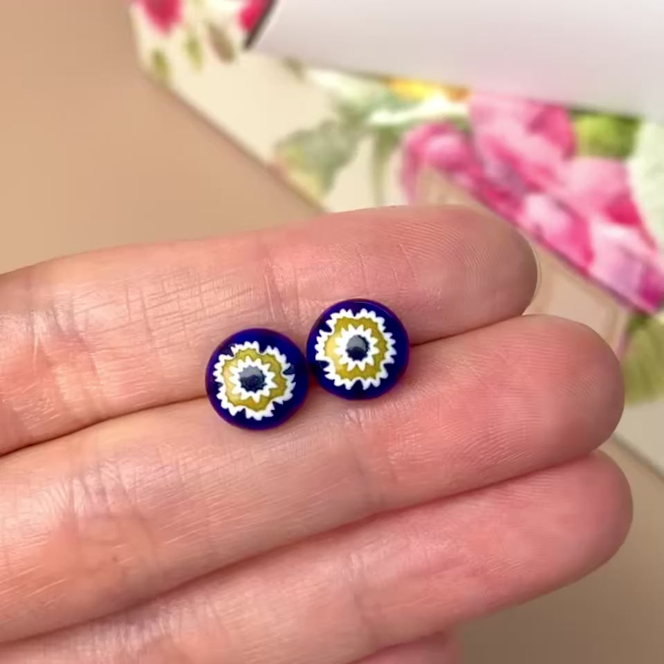 Full Bloom Stud Earrings (8mm)