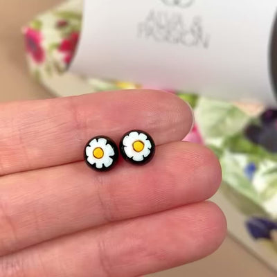 Full Bloom Stud Earrings (8mm)
