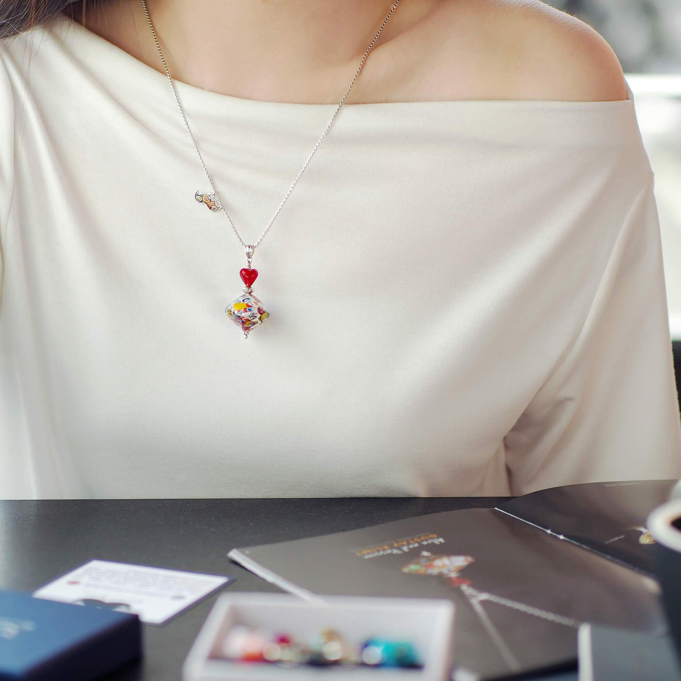 THE KISS | Elegance Pendant Necklace - Silver x Red Heart - Pendant Necklace